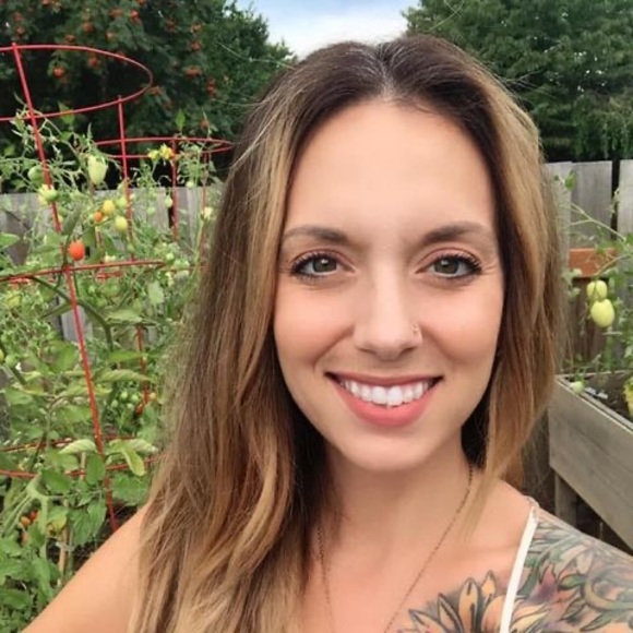 Meet your Posher, Leta - Picture 1 of 1